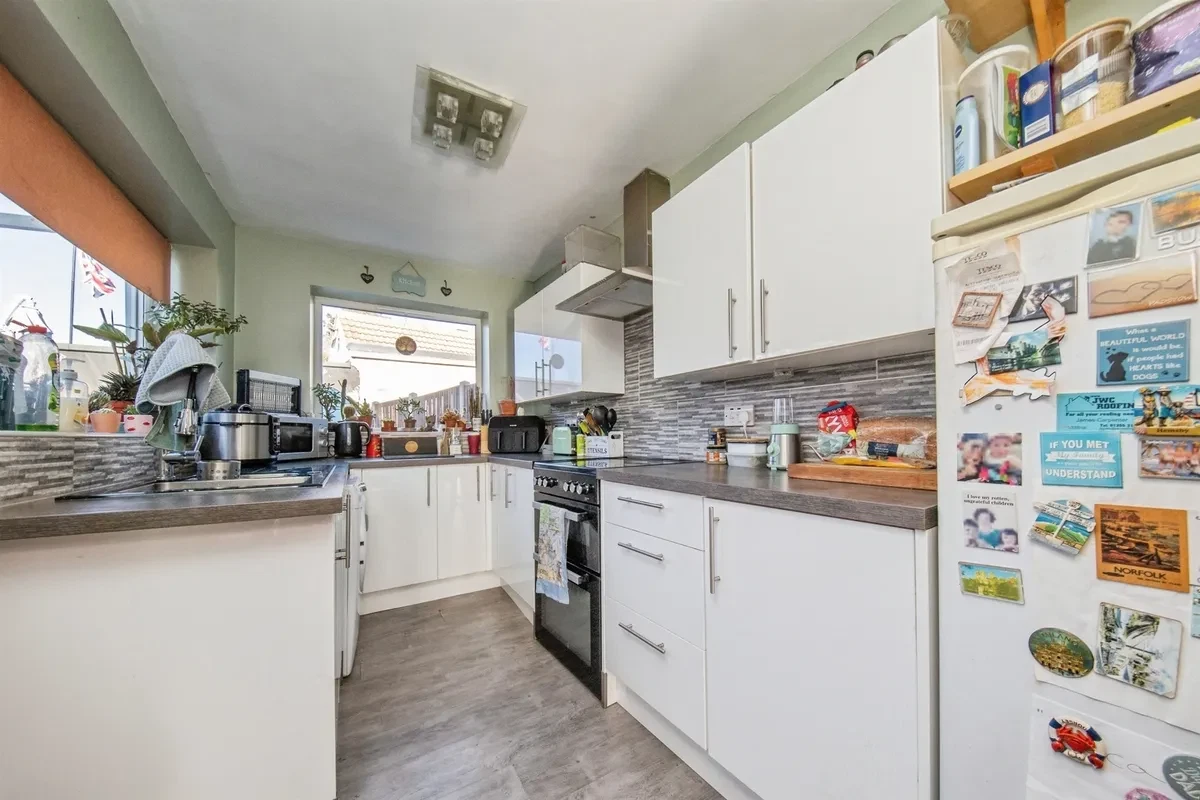 Warwick Road, Clacton-On-Sea - image 6