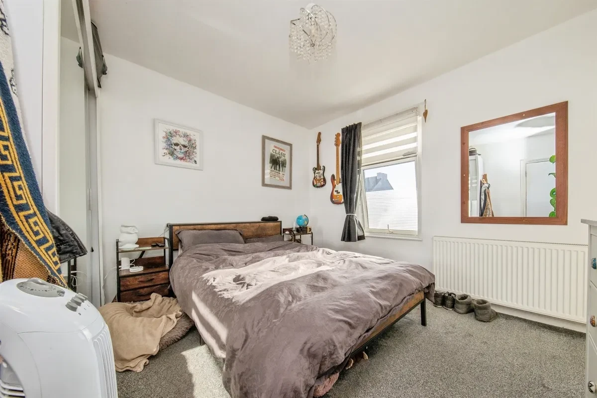 Warwick Road, Clacton-On-Sea - image 8