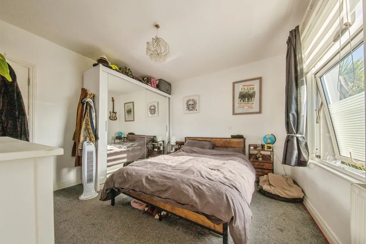 Warwick Road, Clacton-On-Sea - image 9
