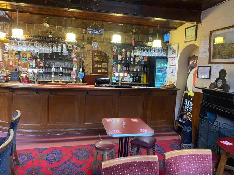 Alma Inn, 1 Alma Parade, Scarborough, North Yorkshire, YO11 1SJ - image 3