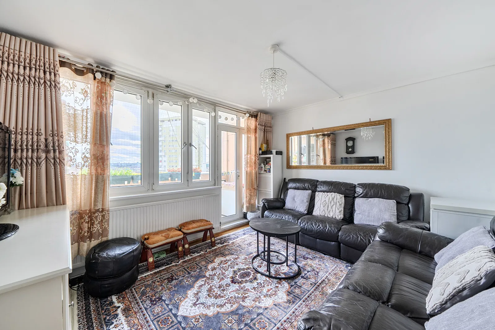 Clem Atlee Court, London, SW6 - image 1