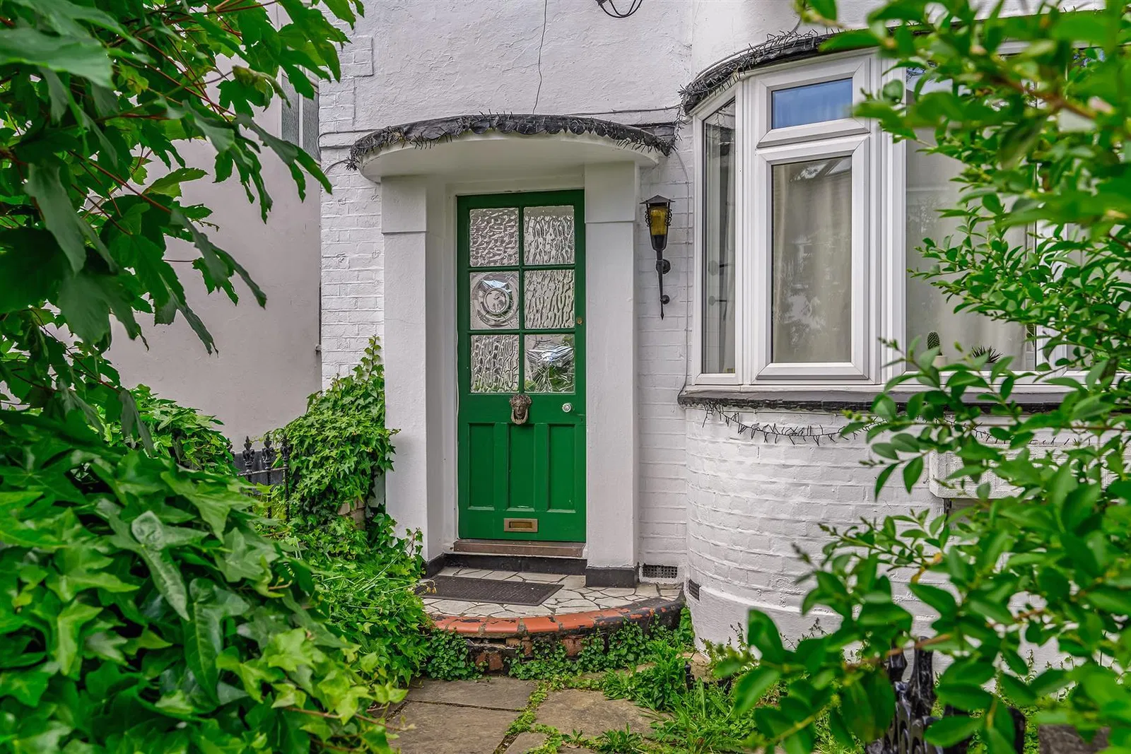 Foresters Drive, Upper Walthamstow, E17 - image 1