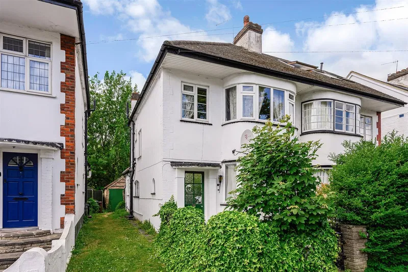 Foresters Drive, Upper Walthamstow, E17 - image 2