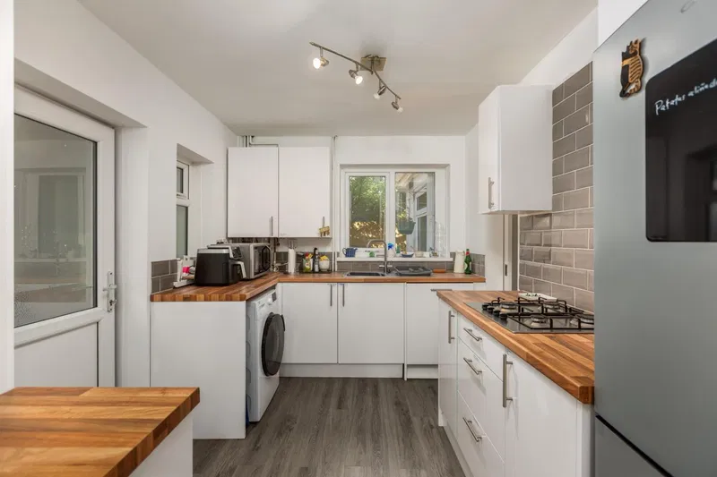 Murton Lane, Newton, Swansea - image 2