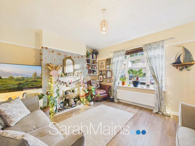 Fenham Hall Drive, Newcastle Upon Tyne, NE4 9XD - image 2