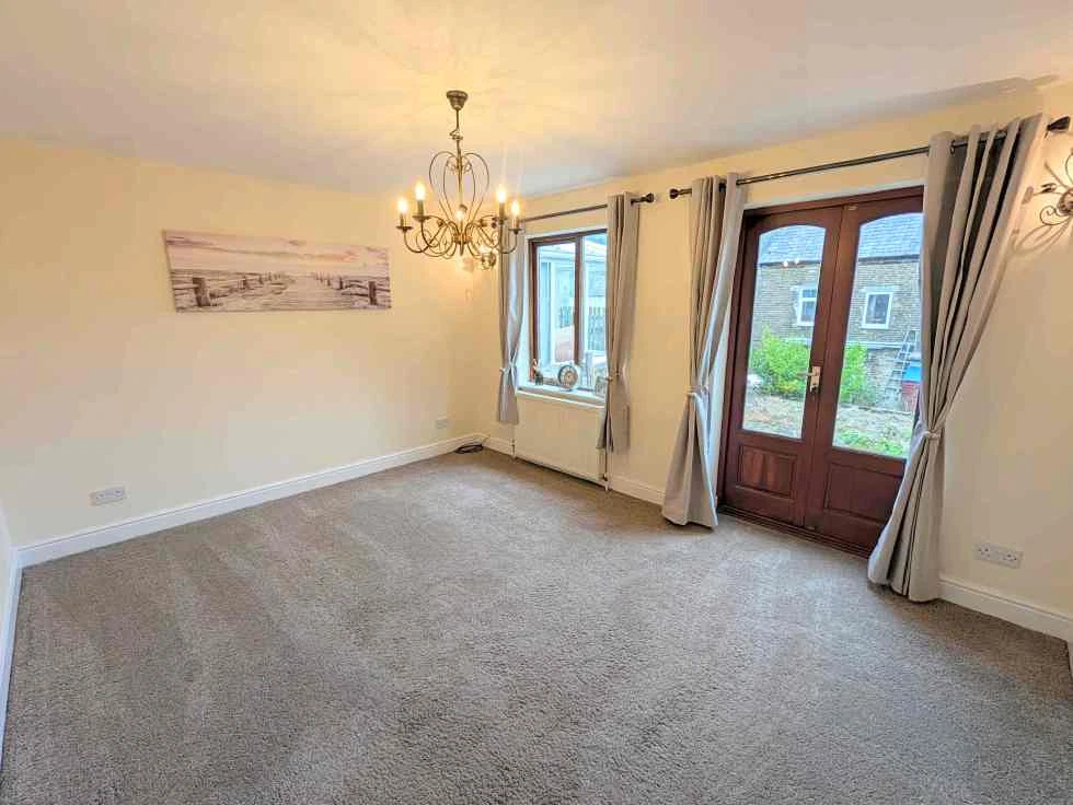 3 Earl Terrace, Halifax, HX3 5PU - image 4