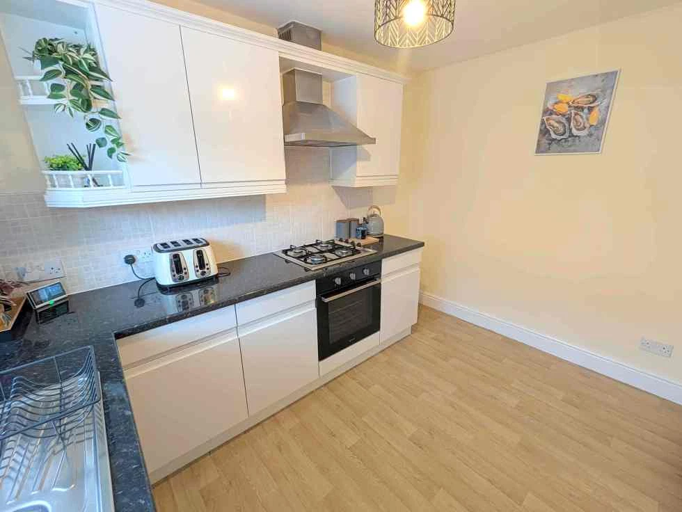 3 Earl Terrace, Halifax, HX3 5PU - image 7