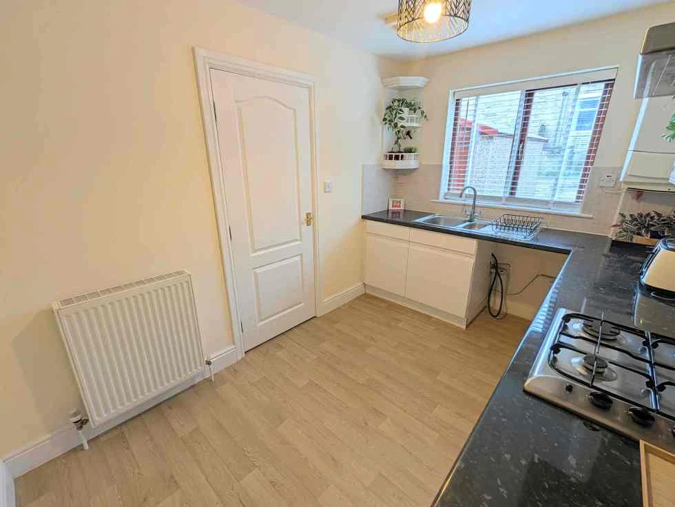 3 Earl Terrace, Halifax, HX3 5PU - image 8