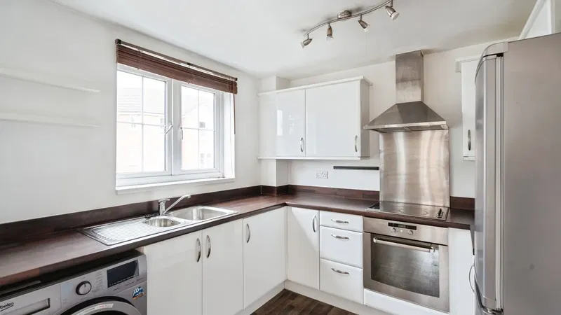 Six Mills Avenue, Gorseinon, Swansea, SA4 - image 2