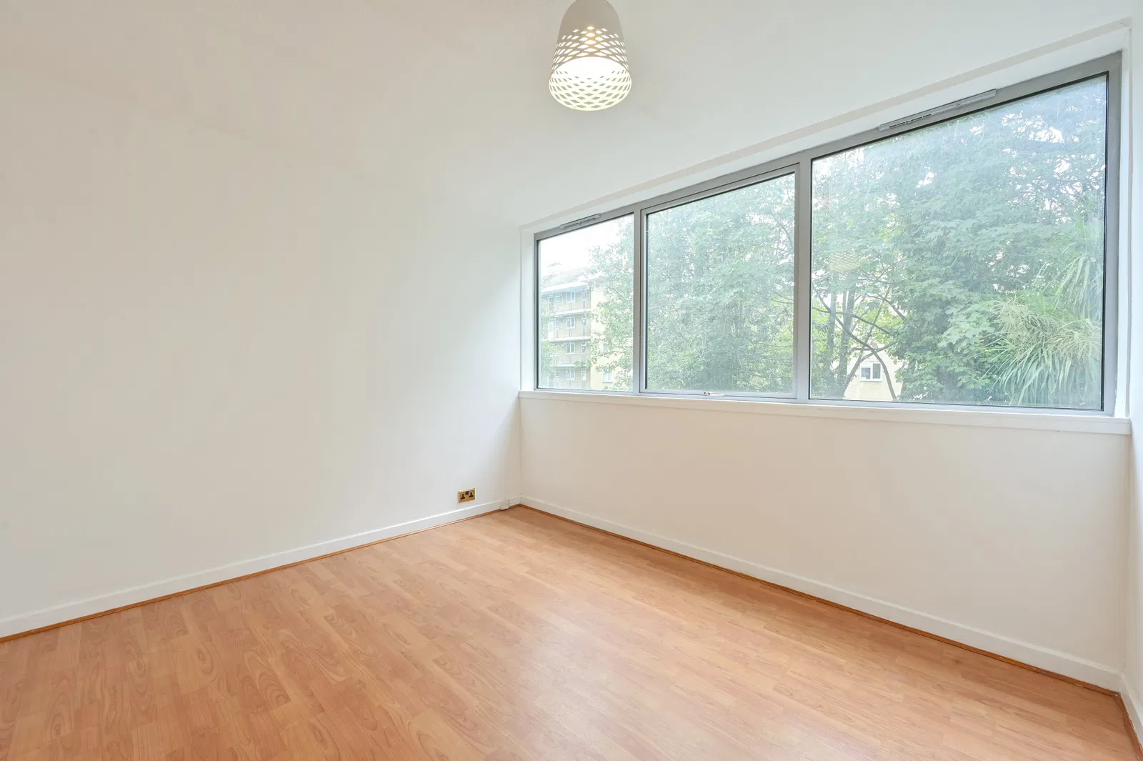 Claudia Place, Earlsfield, SW19 - image 5