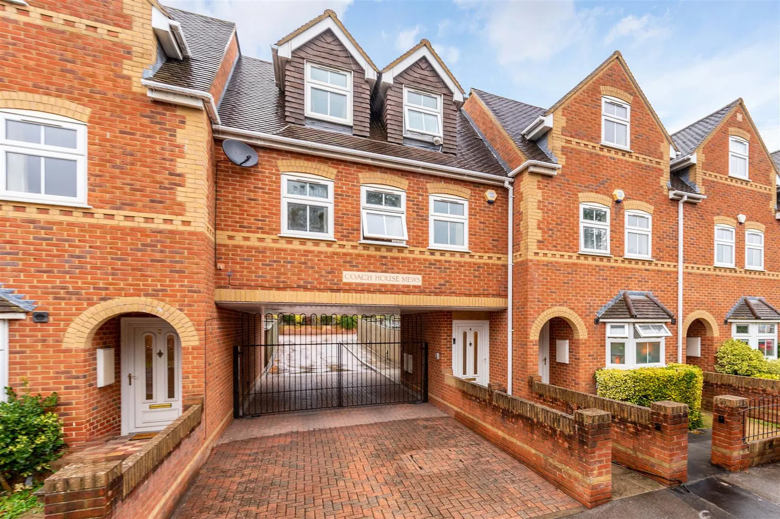South View Avenue, Caversham, Reading RG4 - image 1