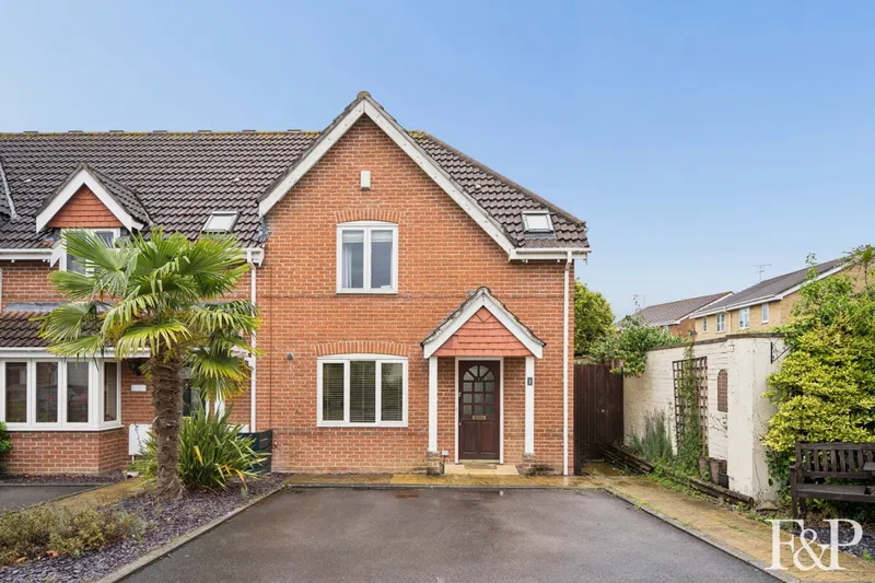 1 Carpenters Close, Woodley
