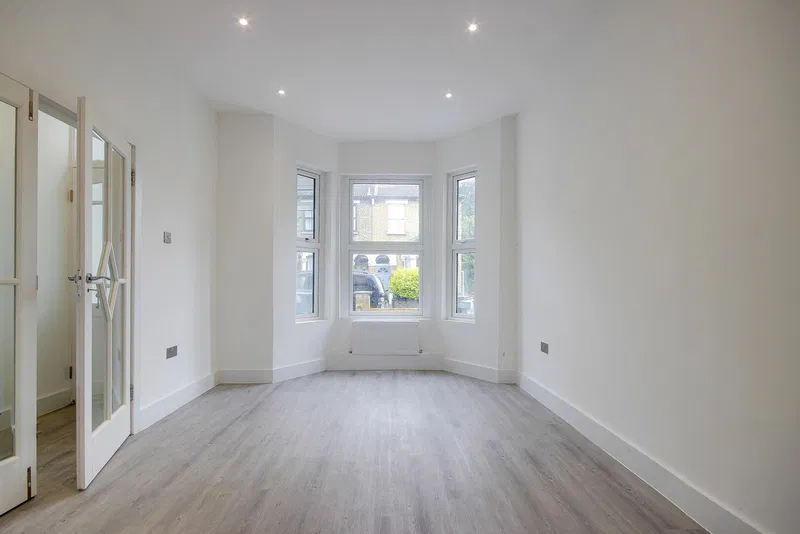 Daventry Avenue, London, Greater London, E17 9AQ - image 3