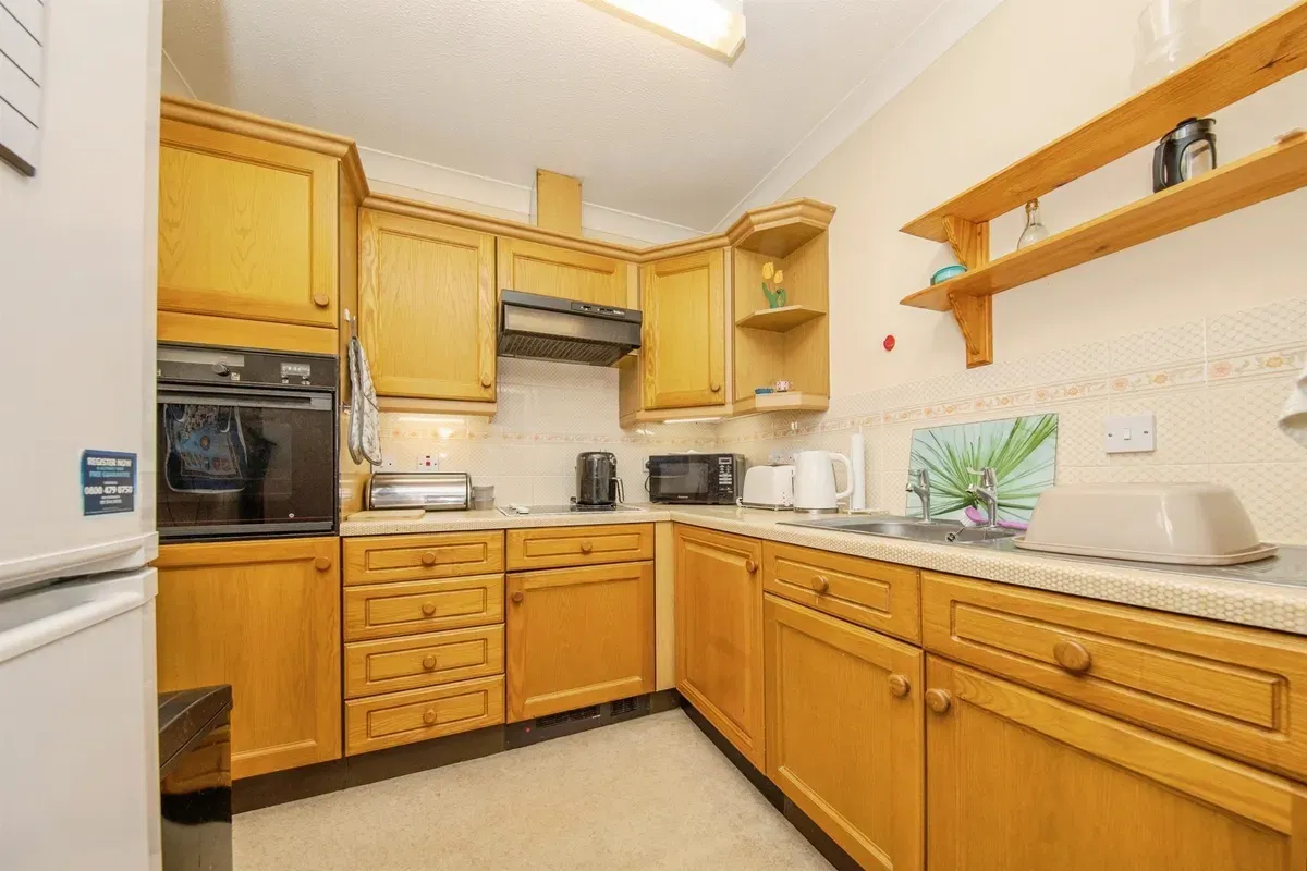 Exeter Drive, Colchester - image 2
