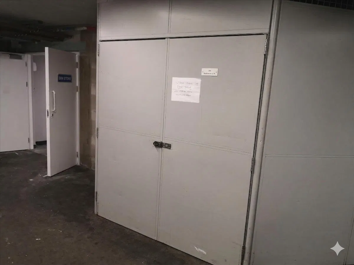 Storage Unit 18, Chelsea Bridge Wharf, SW11 - image 1