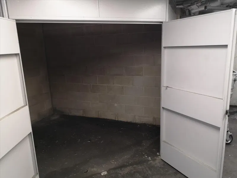 Storage Unit 18, Chelsea Bridge Wharf, SW11 - image 3