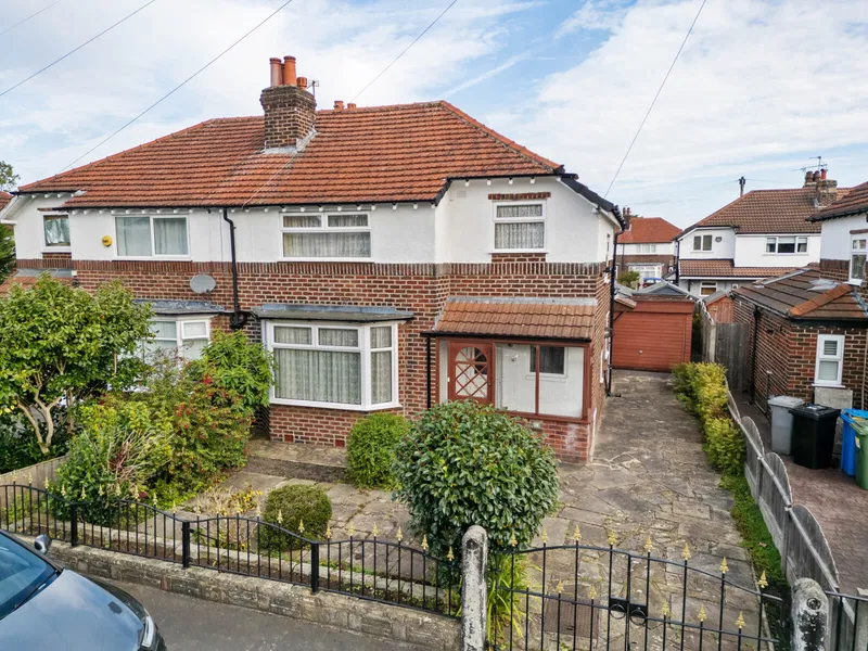 Cholmondeley Avenue, Timperley, Altrincham, Greater Manchester, WA14
