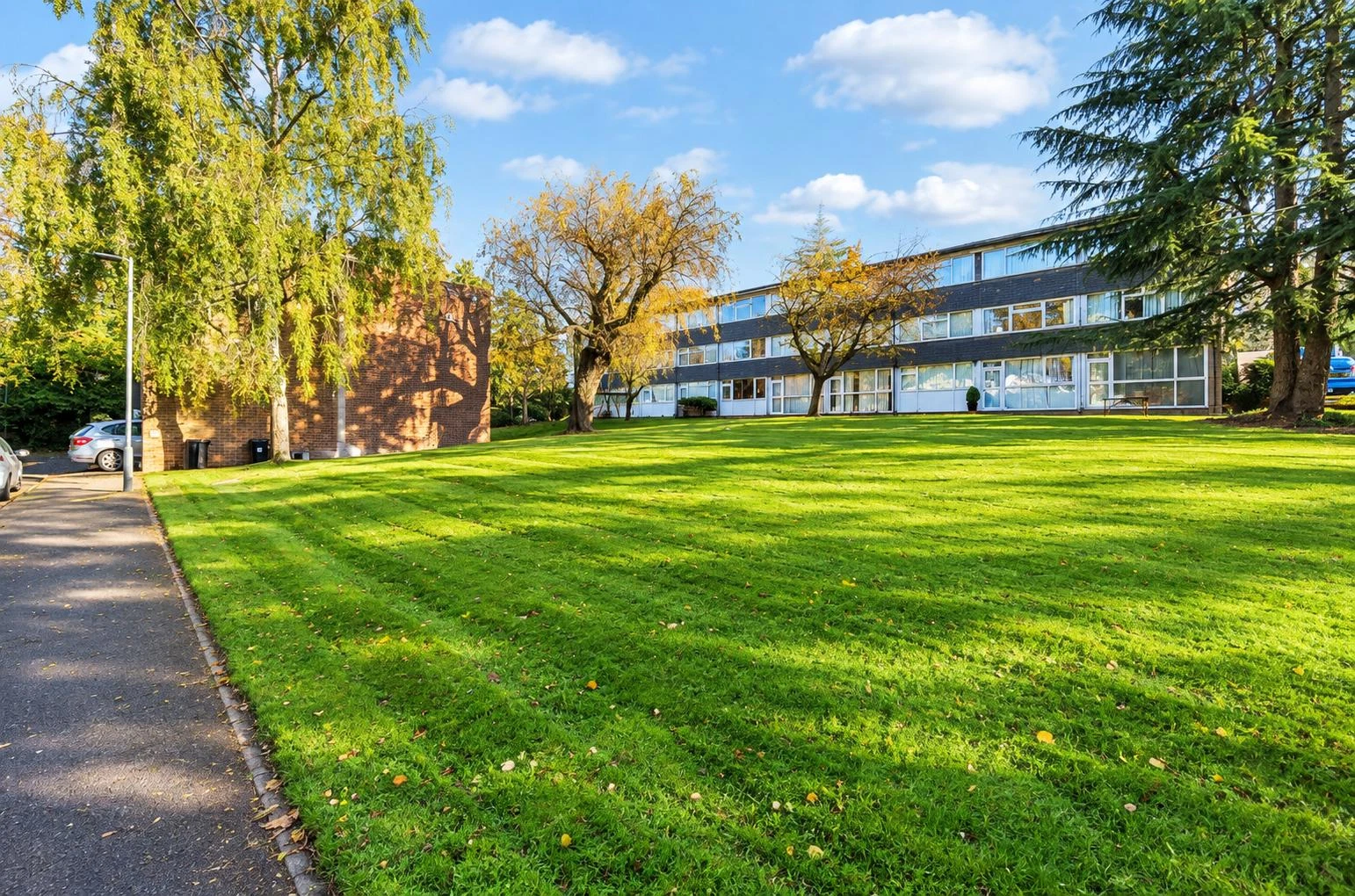 Mill Close, Wokingham, RG41 - image 11