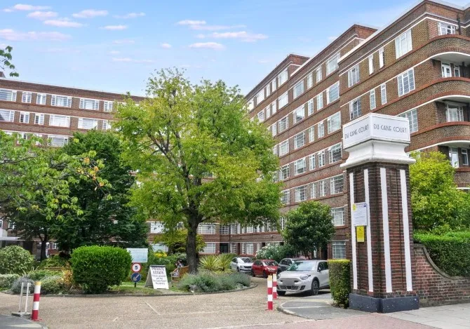 Flat E53 Du Cane Court, Balham High Road, Balham, London, SW17 7JL - image 1