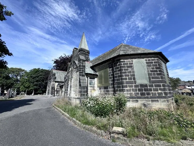 Horsforth Cemetery Chapel, Calverley Lane, Horsforth, Leeds, West Yorkshire, LS18 4DZ - image 4