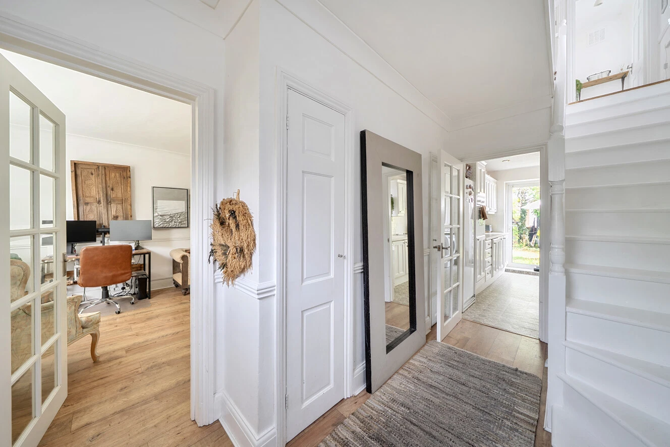 Friary Close, London, N12 - image 10