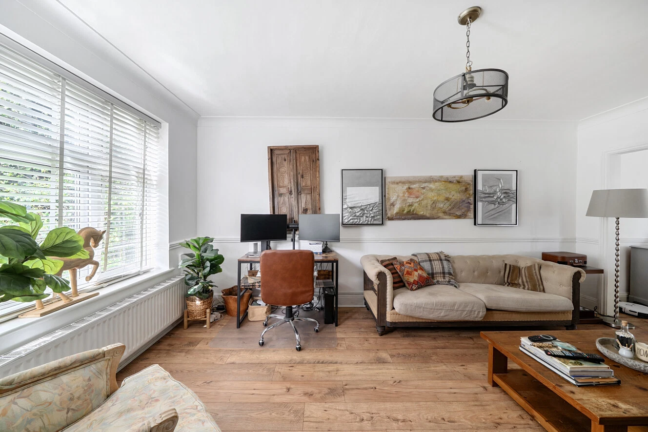 Friary Close, London, N12 - image 11