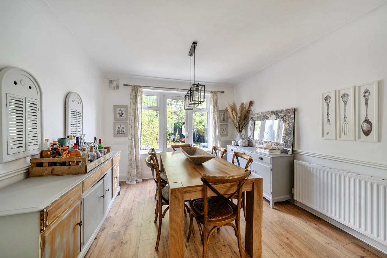 Friary Close, London, N12 - image 13
