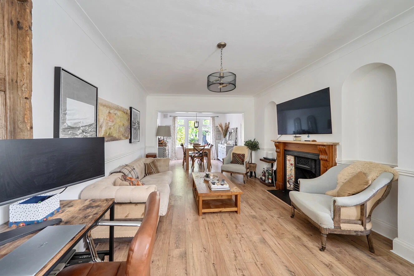 Friary Close, London, N12 - image 14