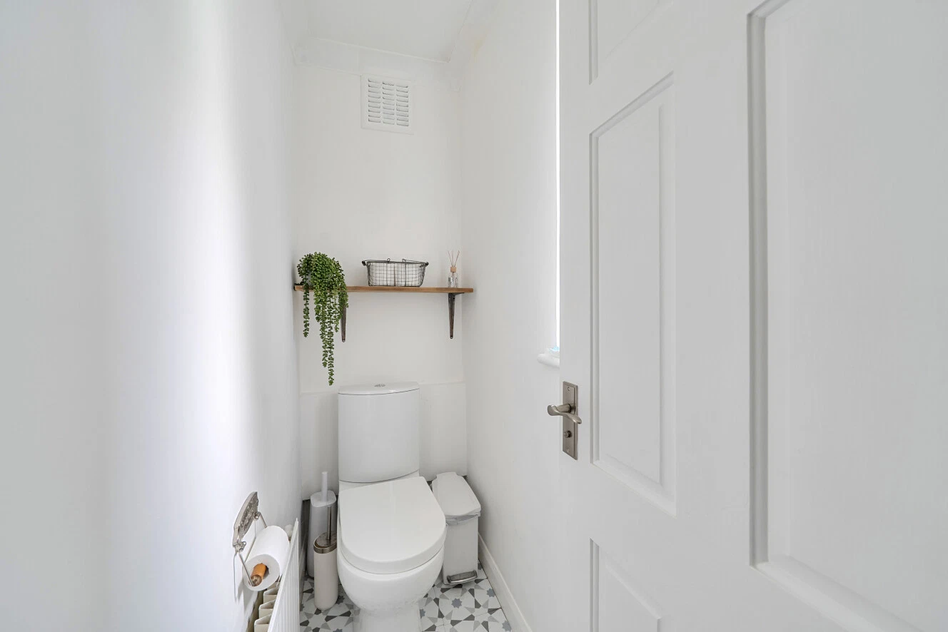 Friary Close, London, N12 - image 17