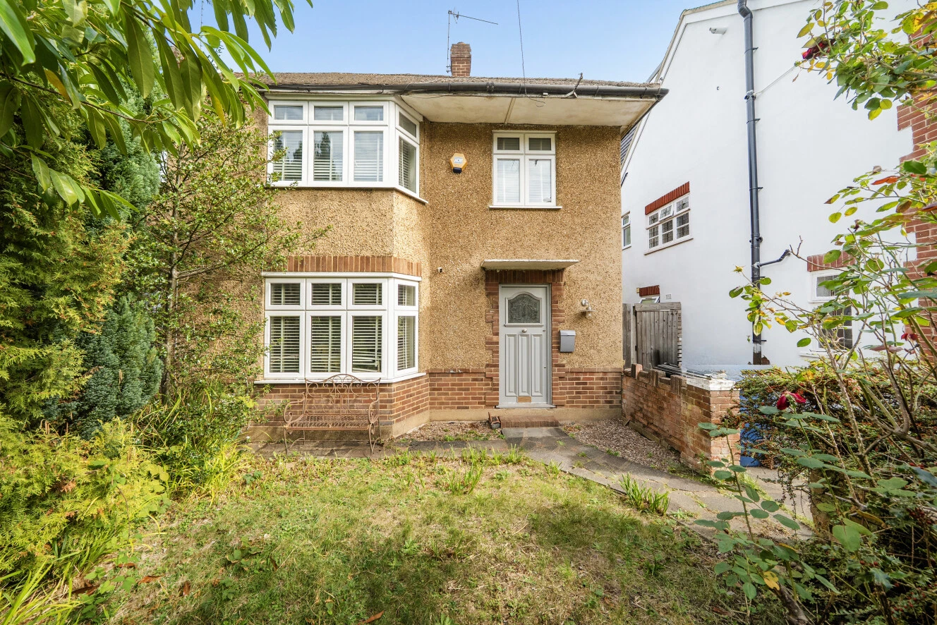 Friary Close, London, N12 - image 1
