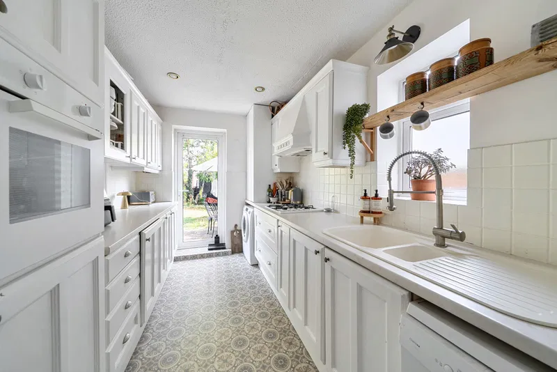 Friary Close, London, N12 - image 3