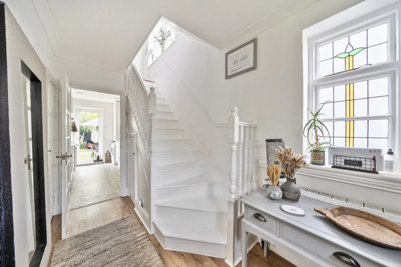 Friary Close, London, N12 - image 6