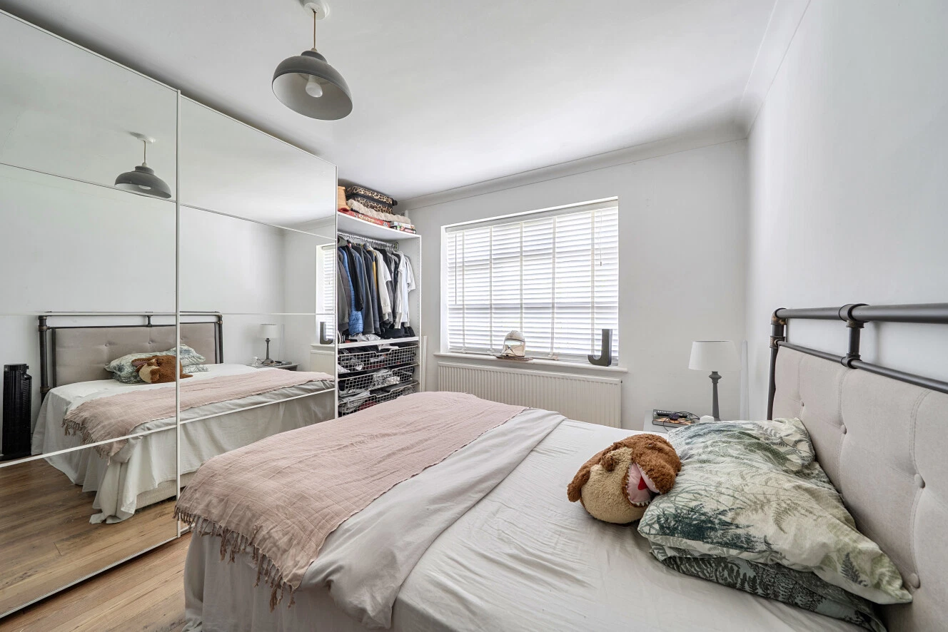 Friary Close, London, N12 - image 8