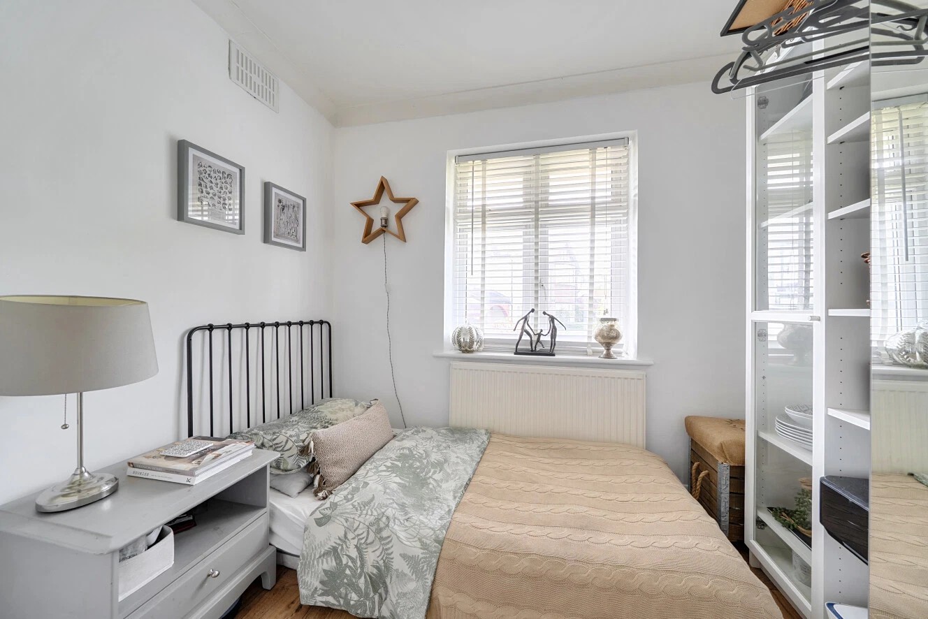 Friary Close, London, N12 - image 9