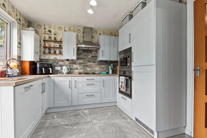 Britten Close, Nuneaton, CV11 - image 3