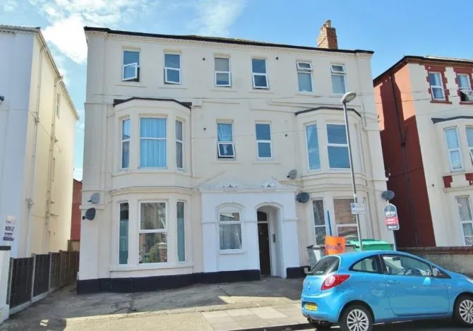 Flat 8, 23-25 St Andrews Road, Southsea, City of Portsmouth, PO5 1EP - image 1