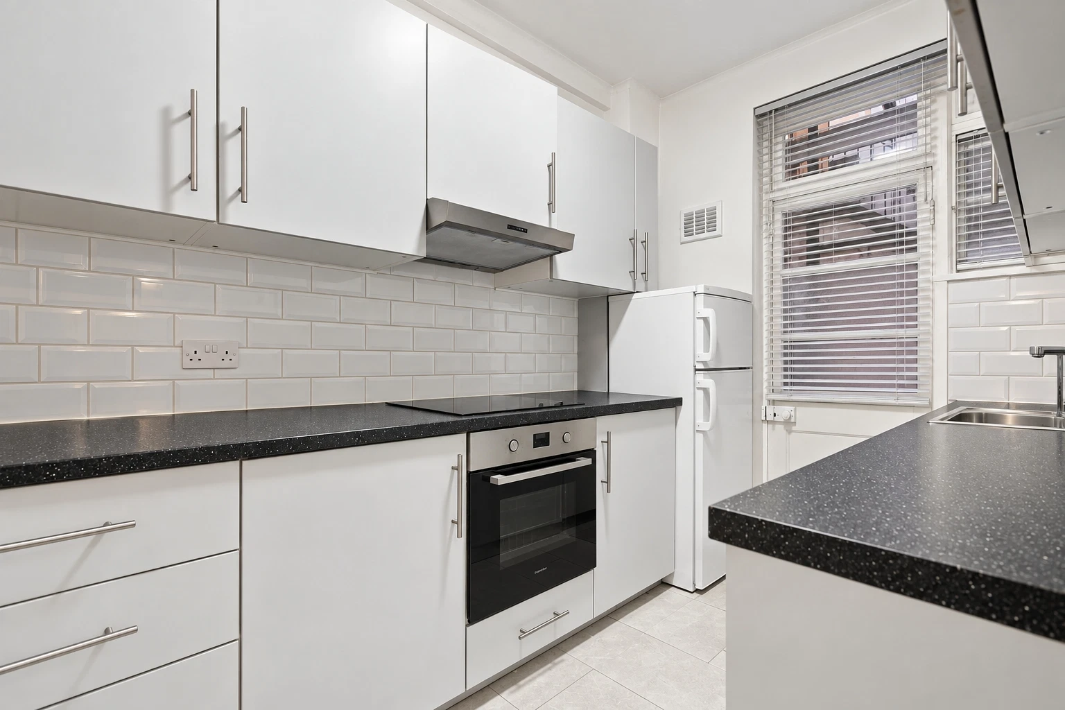 Hatherley Grove, Bayswater, London, W2 - image 3