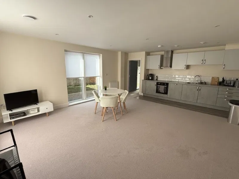 Flat 14, Lovell Lodge, 365 Milton Road, Cambridge, Cambridgeshire CB4 1SR - image 2