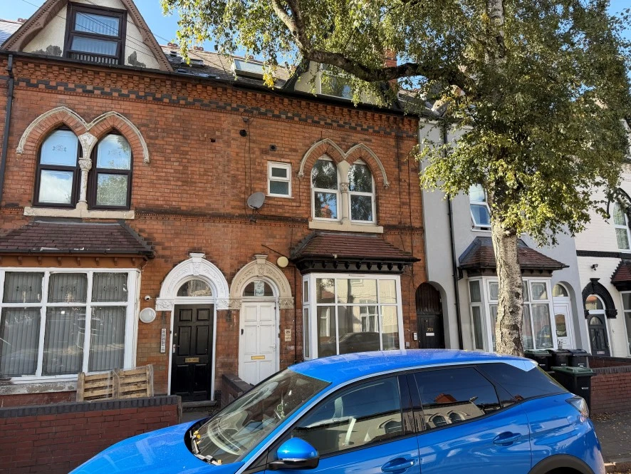 Flat A and B, 25 Stafford Road, Birmingham, West Midlands B21 9DT - image 1