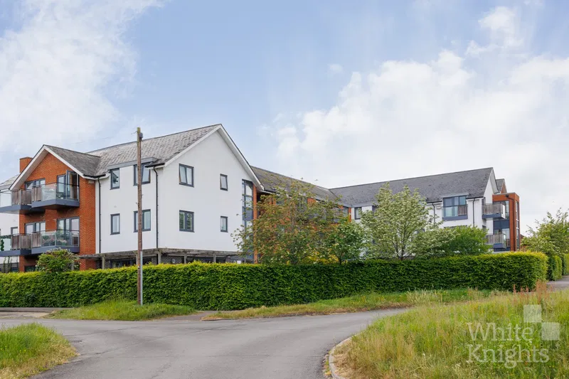 50 Alexandra Place, South Lake Crescent, Woodley, Reading, Berkshire, RG5 3DW