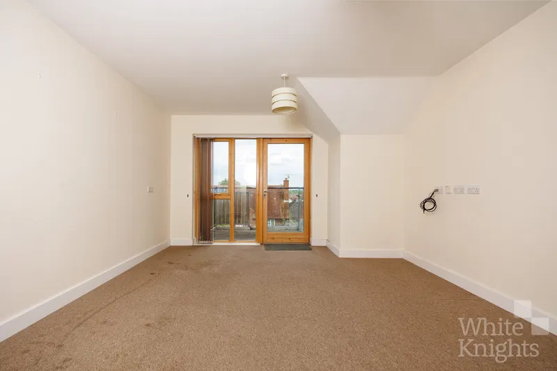50 Alexandra Place, South Lake Crescent, Woodley, Reading, Berkshire, RG5 3DW - image 3