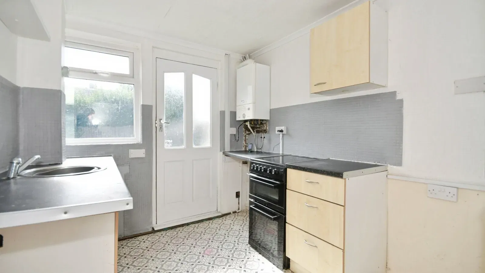 Lee Road, Chesterfield, Derbyshire, S41 - image 3