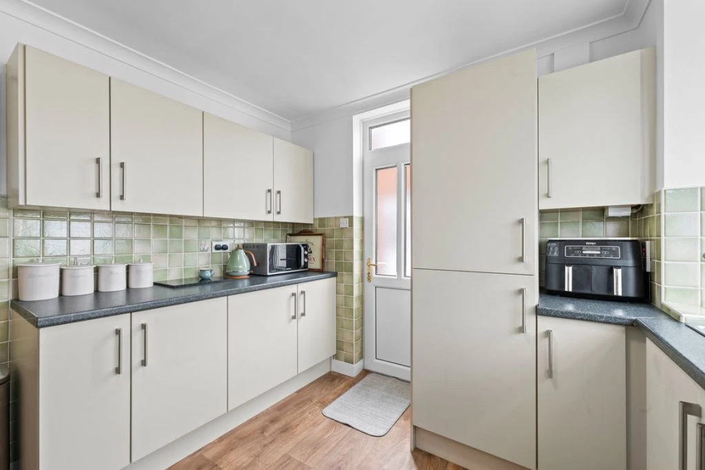 Melrose Grove, Moorgate, Rotherham, S60 3NA - image 5