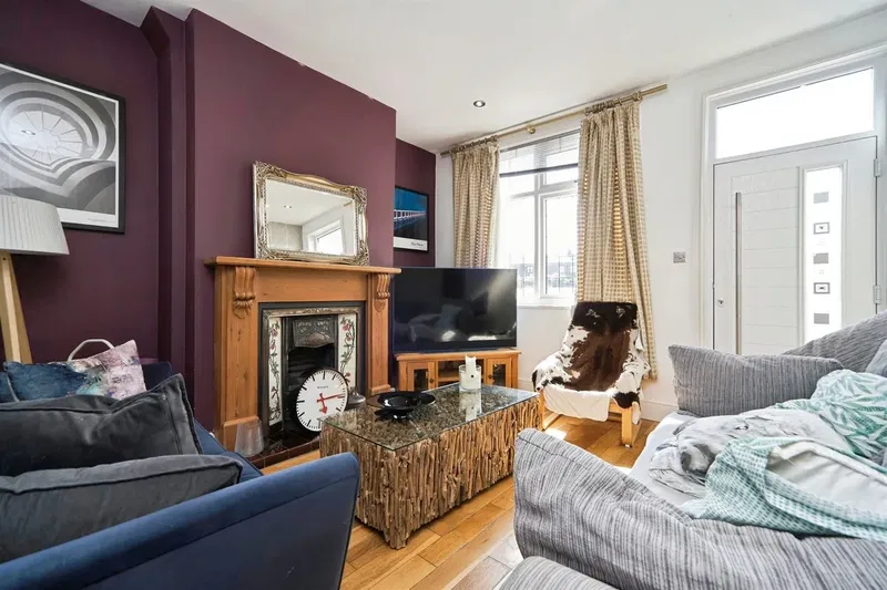 Featherbank Grove, Horsforth, Leeds - image 2