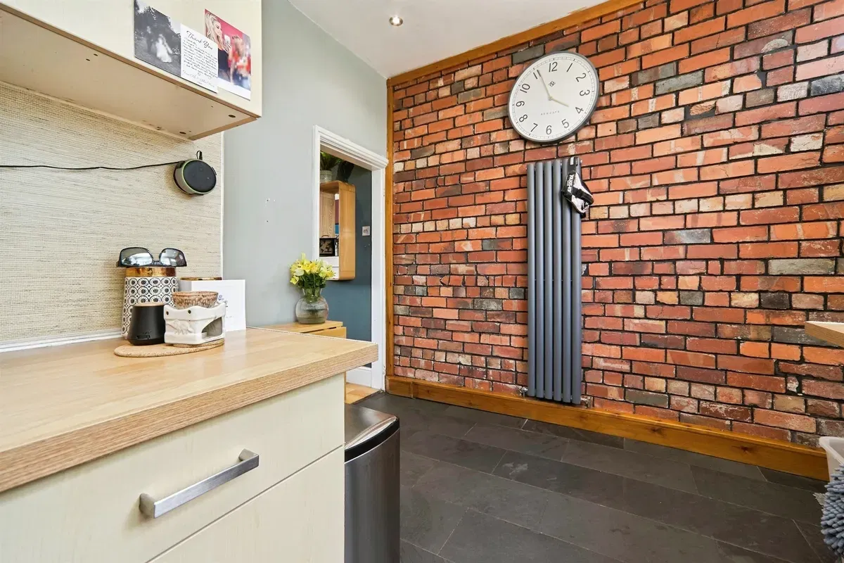 Featherbank Grove, Horsforth, Leeds - image 5
