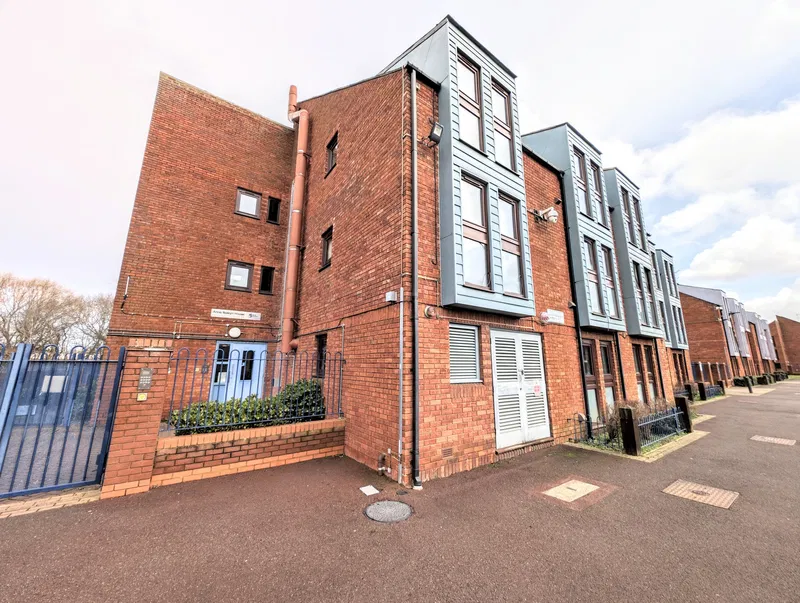 Wycliffe End, Aylesbury, HP19