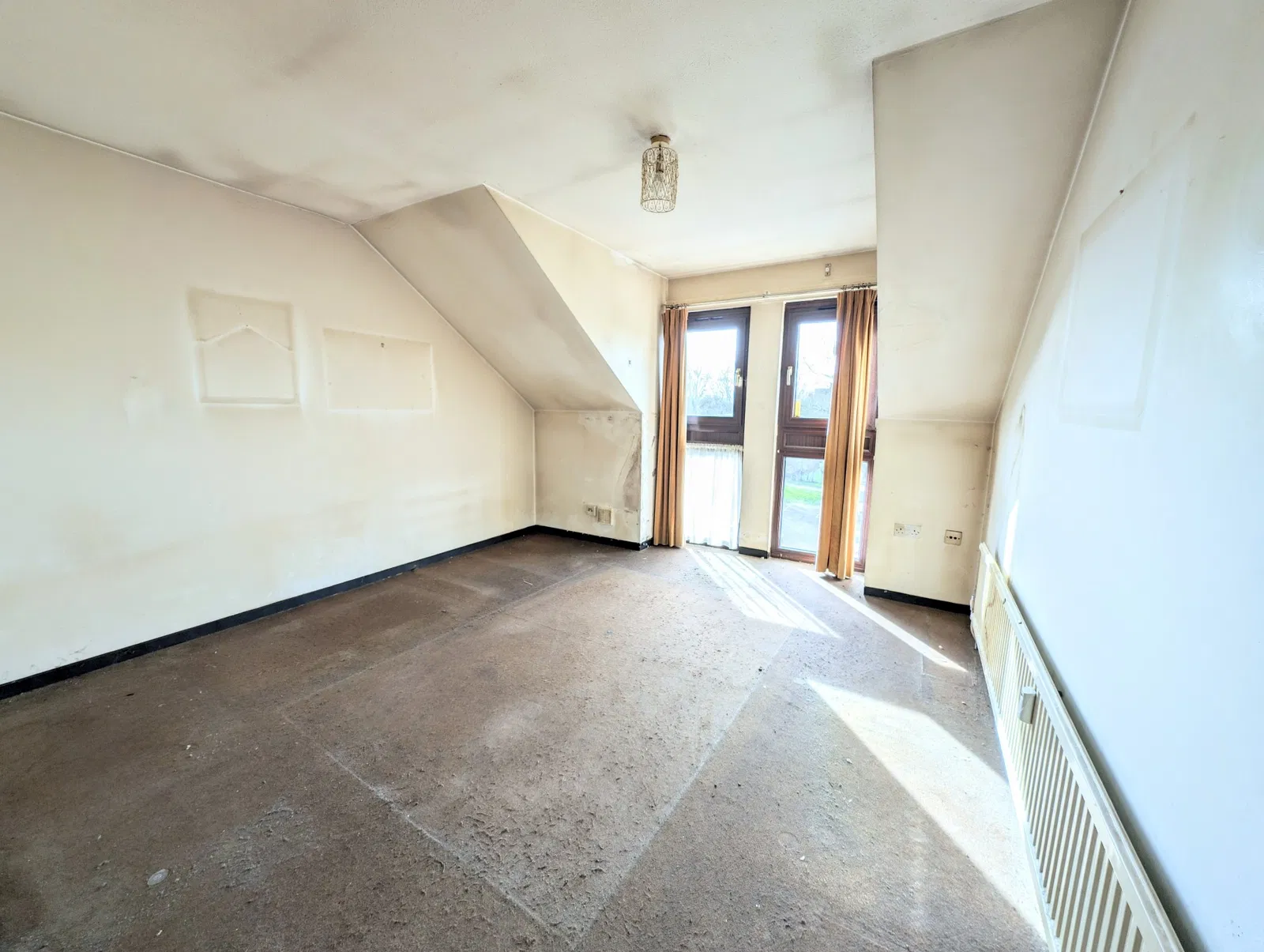 Wycliffe End, Aylesbury, HP19 - image 2