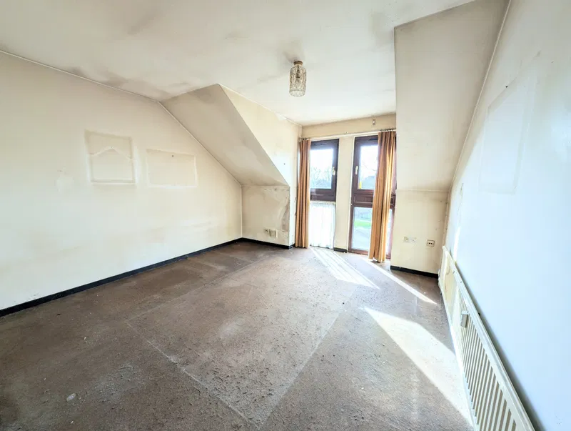 Wycliffe End, Aylesbury, HP19 - image 2