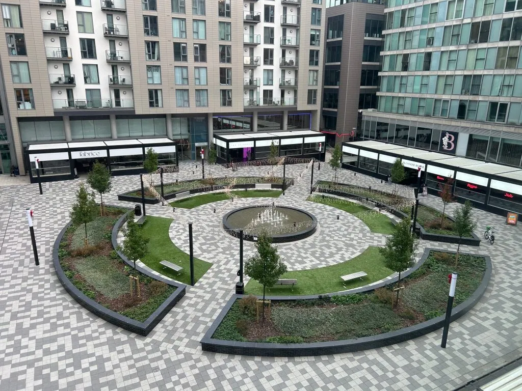 Witan Gate, Milton Keynes, MK9 - image 2