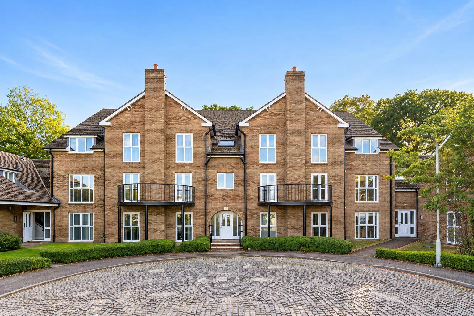 14 Drey House, Squirrel Walk, Wokingham, RG41 3AA - image 1